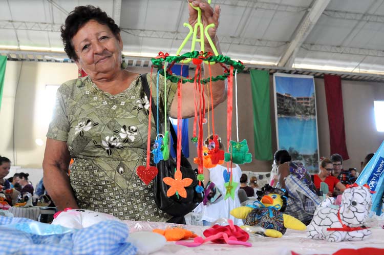 Academia de Artes Manuales Holguín