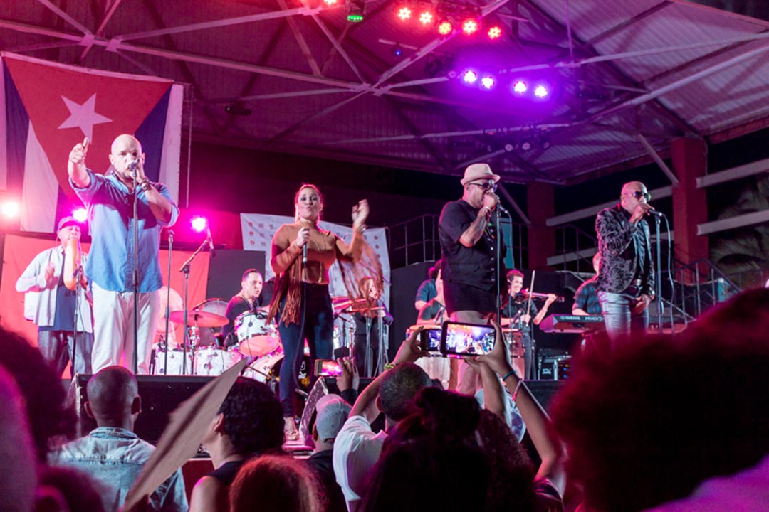 Concierto Van Van en Holguín