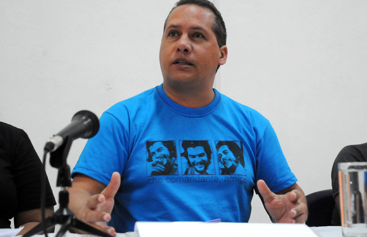 Fotos: Carlos Rafael Asamblea FEU Univ 1
