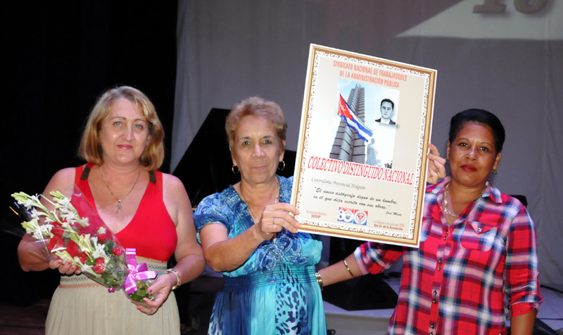 Los holguineros celebraron el décimo aniversario de la Contraloría General de la República de Cuba contraloria 1