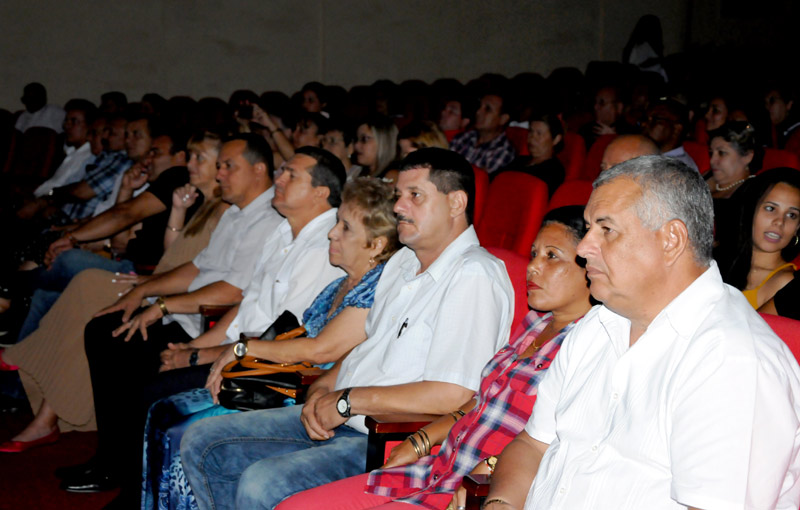 Las máximas autoridades políticas y gubernamentales de Holguín asistieron al acto de celebración. Fotos: Elder Leyva contraloria 2