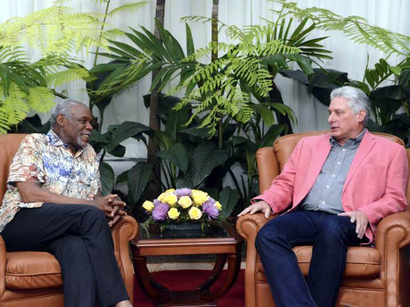 Photo: Estudios Revolución diaz canel danny glover