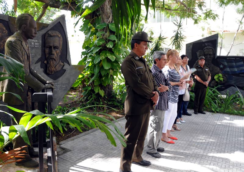 Holguineros celebraron el Día del Historiador Cubano, en el complejo histórico cultural de la Jefatura Provincial del Ministerio del Interior . Fotos: Elder Leyva historiador acto 1