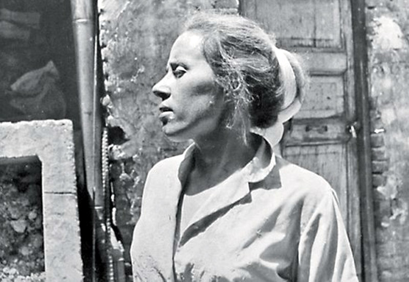 Electa Arenal Huerta lived part of her life in Holguin, where she began her artistic work with the creation of free arts workshops. electa arenal 1