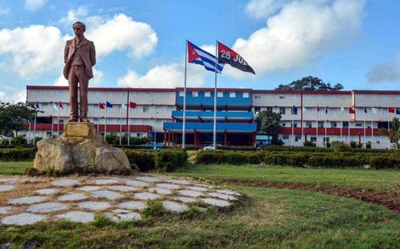 La prestigiosa institución docente es orgullo de los holguineros. vocacional de holguin 3