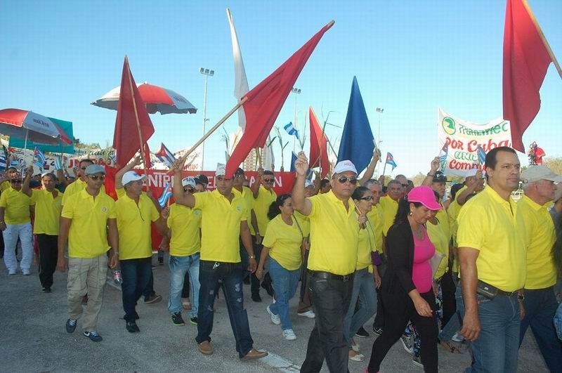 primero mayo holguin desfile