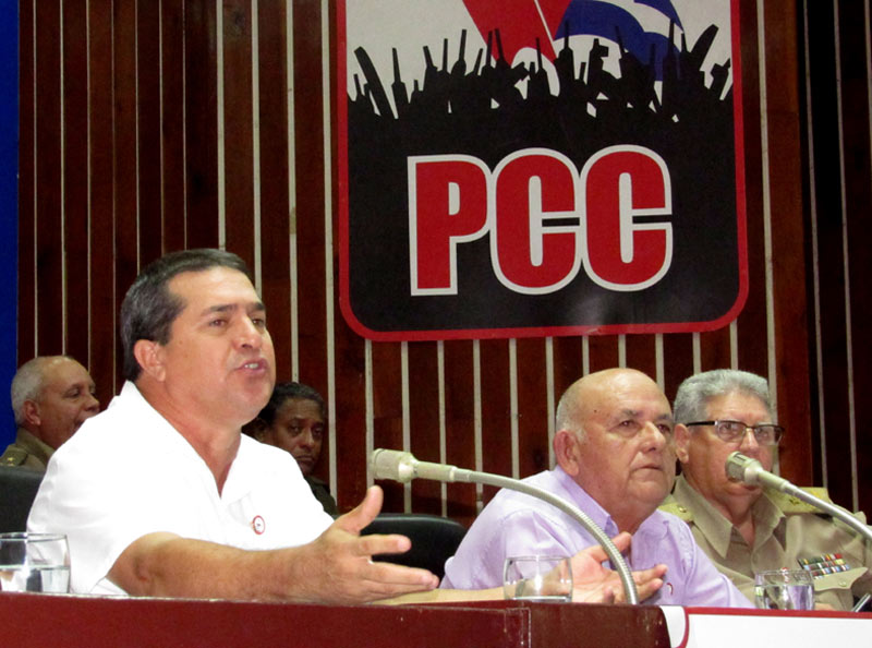 Pleno combatientes 03