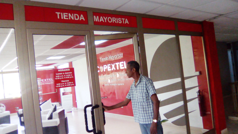 La reapertura de la Tienda Mayorista de la Empresa Copextel en Holguín aconteció con novedades que facilitan el servicio a clientes y personas naturales. copextelH1