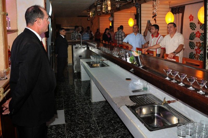 Después de un amplio proceso inversionista, que abarcó más de un año el restaurante Polinesio, se encuentra listo para recibir al pueblo holguinero. polinesio2