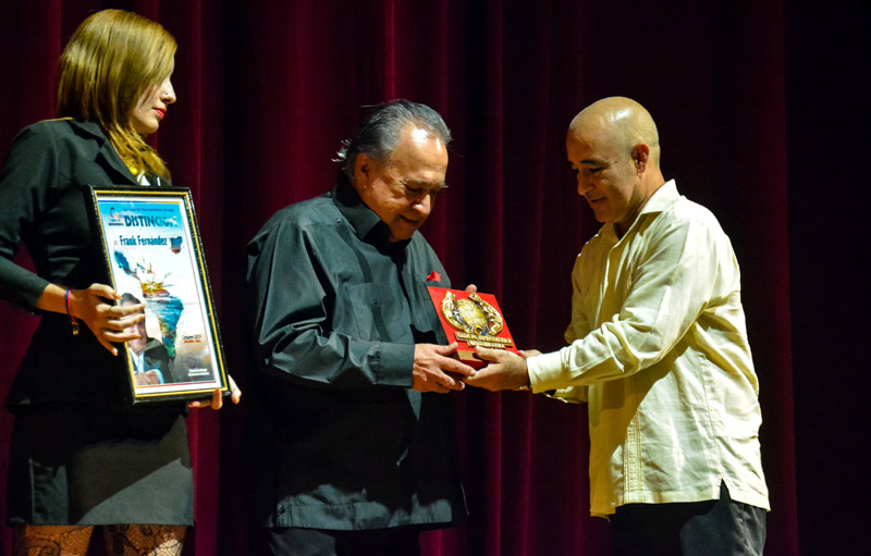 Varias instituciones culturales reconocieron a Frank por la trayectoria de su obra. frank fernandez 2