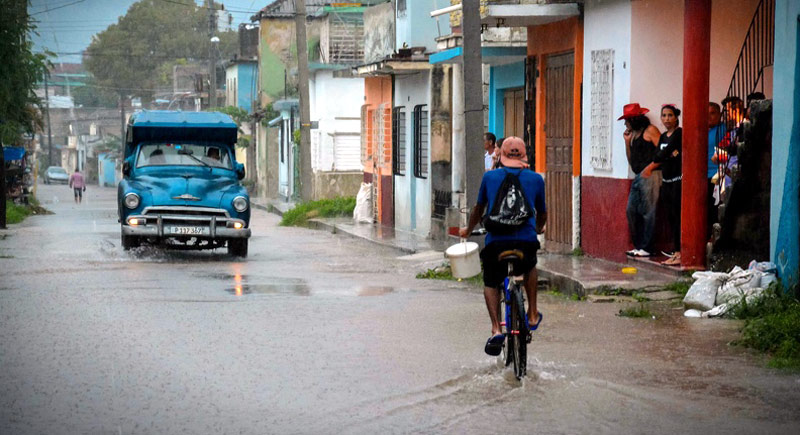En Holguín había precipitado el 59 por ciento de la lluvia que históricamente cae durante octubre. Foto: Juan Pablo Carreras (ACN) lluvias hg 1