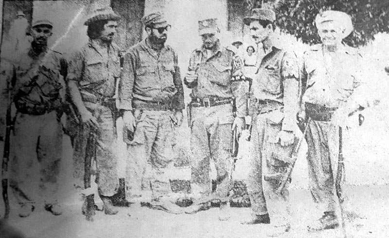 Guerrilleros del IV Frente. Alfonso Doce (extremo derecho) alfonso doce Foto 3