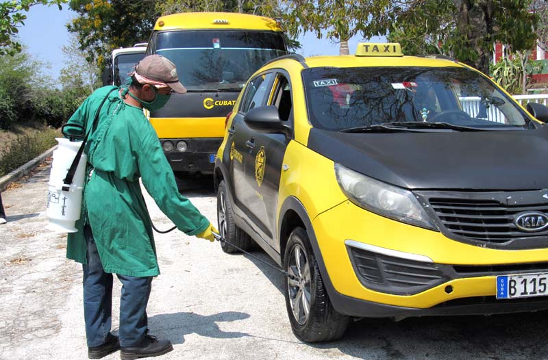 La higienización de los vehículos es una de las medidas sanitarias esenciales para la protección de choferes y pasajeros. Covid 19 transporte hguin 3
