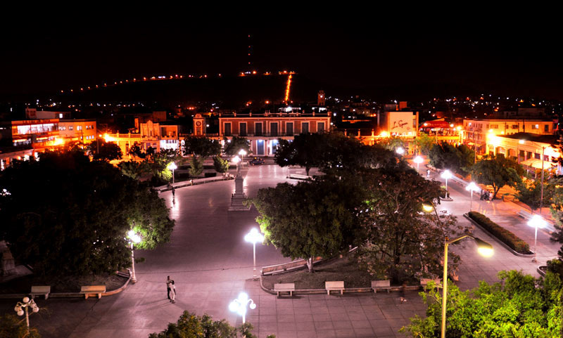 Holguín 300 Parque C.Garcia Carlos R