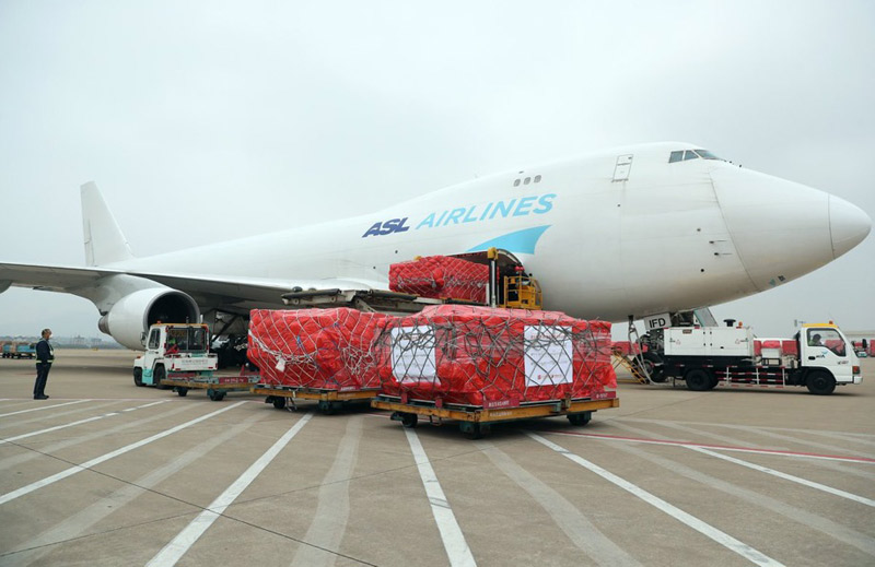 Llegada a Roma suministros médicos