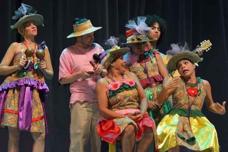 Compañía de Narración Oral “Palabras al Viento”.Fotos: ACN premios aniversario holguin3