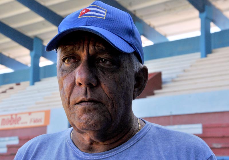 El director del equipo, Francisco Martínez (Paquito) confirmó que el plan de entrenamiento será ejecutado de forma estricta Cachorros entrenamiento 1