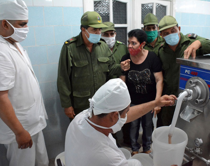 El “Mestre” cuenta con una planta para la elaboración de helado con tecnología de avanzada y capacidad productiva de 800 galones diarios Mestre inauguracion 03