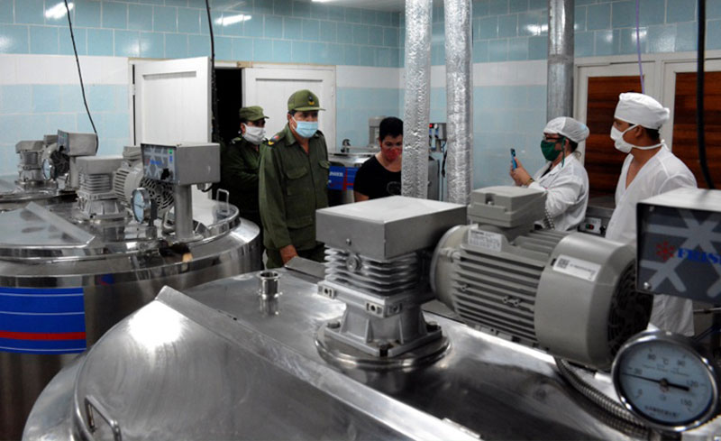 Se instaló, además, una pequeña fábrica de dulces para garantizar la demanda prevista Mestre inauguracion 04