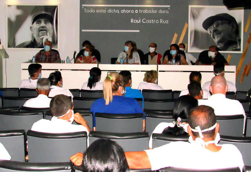 La acto de entrega del estandarte tuvo como sede el teatro Esmel Saad Barreras, ubicado en la Dirección Provincial de Transporte Transporte Proeza laboral 02