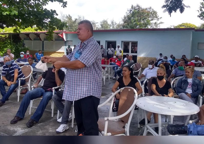 Integrantes de los grupos de enfrentamiento dieron su opinión acerca de cómo debe hacerse el trabajo. abanderamiento3