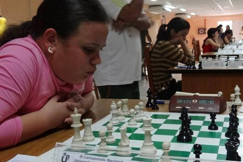 La Maestra Nacional (MN) Yoana González participa en la semifinal nacional de ajedrez para mujeres que se celebra en Holguín. Ajedrez fem Yoana Glez