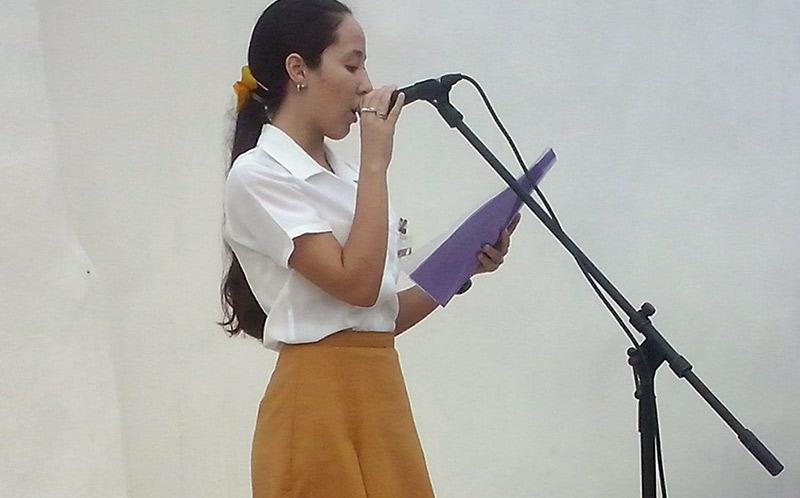 Ana Laura López, jefa del colectivo de Pioneros, agradeció la entrega de todos los que laboraron en la renovación del centro escolar. Secund Abel Sant pionera Laura