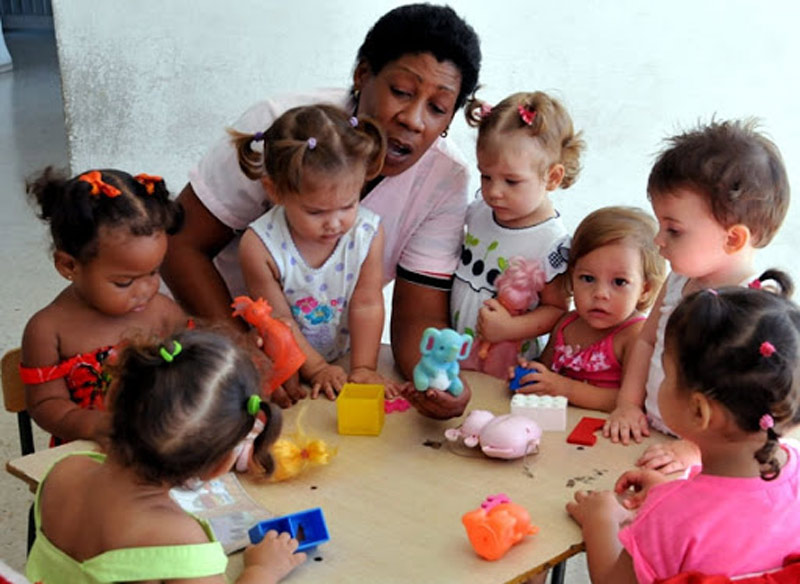 La demanda para círculos infantiles en Holguín supera las capacidades disponibles aún cuando cuenta con 62 de estas instituciones. Foto: ACN circulo infantil cuba