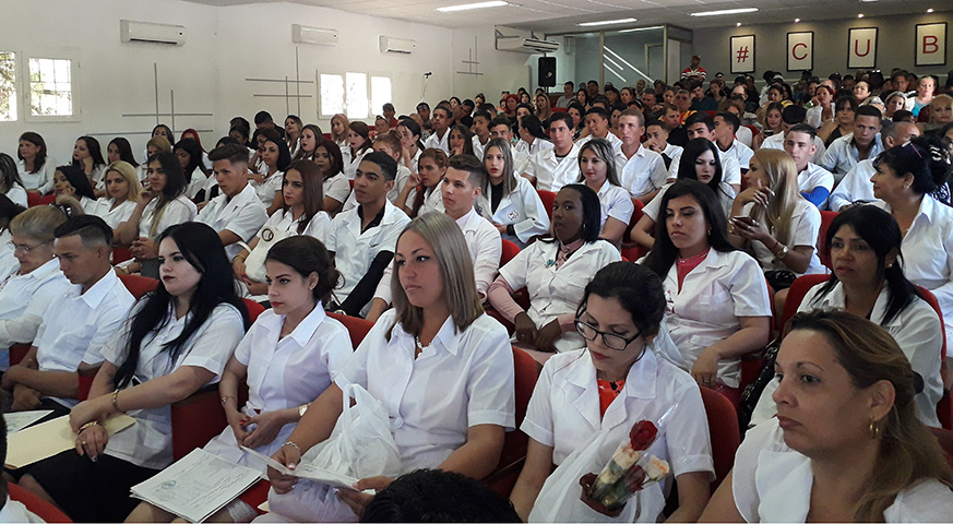 graduacion de tecnologos de la salud f ucmh 