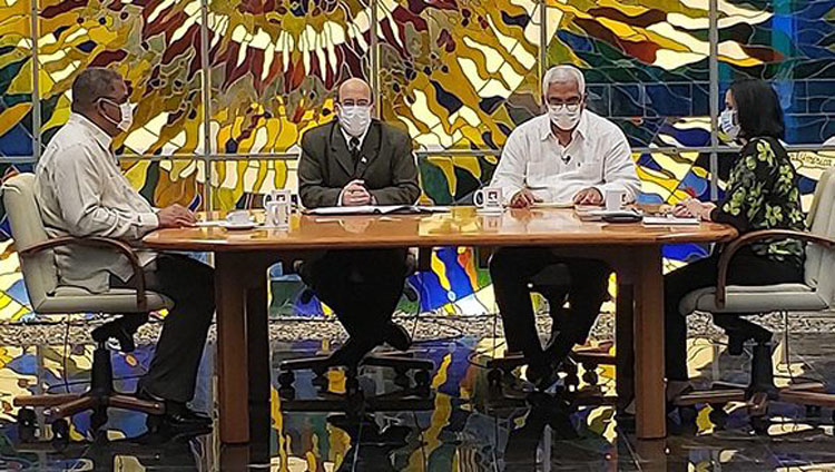 Este martes, el ministro de Justicia, la fiscal general de la República y el presidente del Tribunal Supremo Popular comparecieron en la Mesa Redonda. Foto: Presidencia Cuba/Telegram. mesa justicia