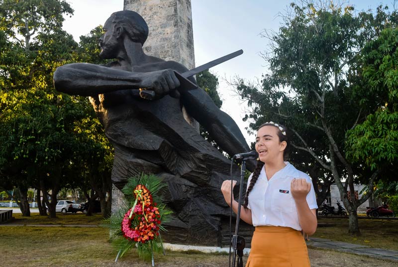 Pioneros y trabajadores, en representación del pueblo holguinero, conmemoraron este hecho trascendental en la historia de Cuba. acto protesta baragua 2020 HeidiC 02