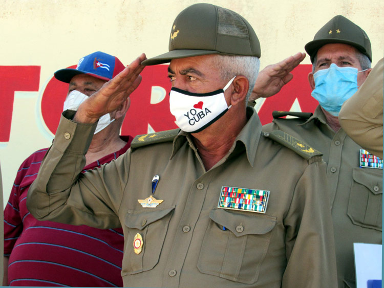 Roberto Reyes Lao, Jefe de la Región Militar de Holguín FAR ascensos 2 ATH