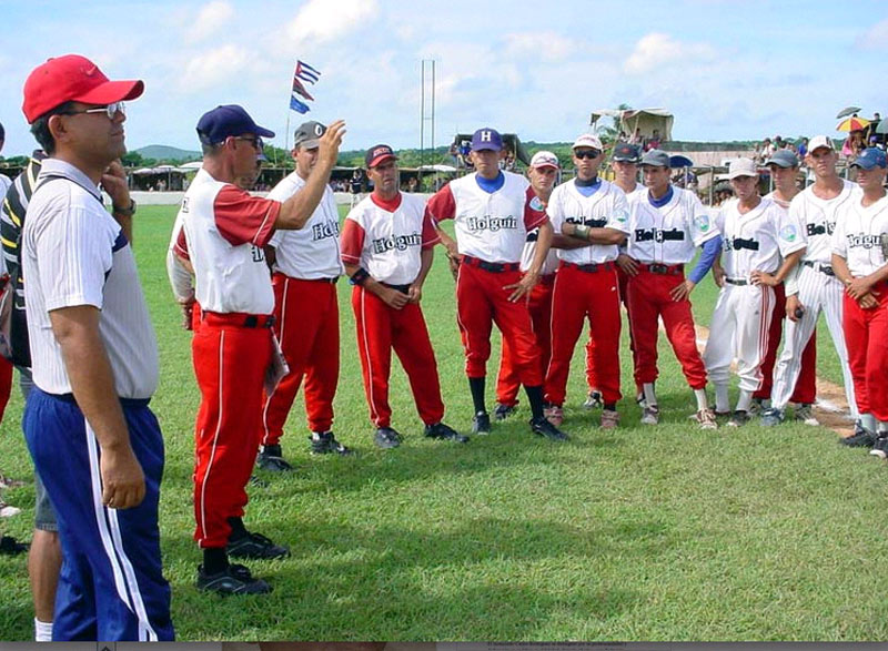 Carlos dirigió a los Vaqueros de Calixto García en las Series Provinciales. carlos2
