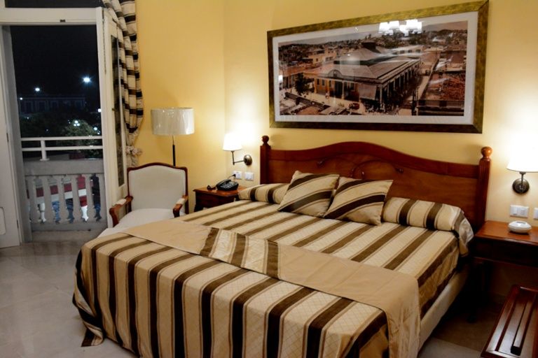 The 12 rooms have high comfort, according to the category of E Hotels. inauguraFCR 7633 carlosafael