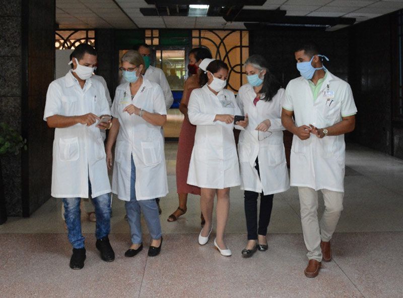 Ha sido meritorio el trabajo de este equipo de profesionales en la preparación psicológica del personal de la salud enfrentado de manera directa a la pandemia. psicologia 1