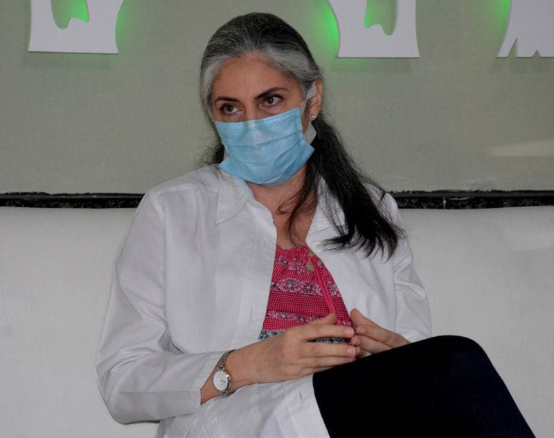 Ana Karina, una de las líderes del Proyecto, afirma que “nosotros no podíamos estar entrando y saliendo de la zona de mayor riesgo o roja, por lo tanto hicimos un sistema de intervención psicológica a distancia”. Fotos: Carlos Rafael psicologia 2
