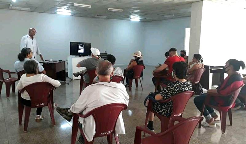 Se desarrolló en Holguín la IV Jornada de Teoría y Crítica de Arte “Un disparo en el hueco”. Foto: Perfil de Facebook de Erian Pupo Peña Jornada Teoría Crítica