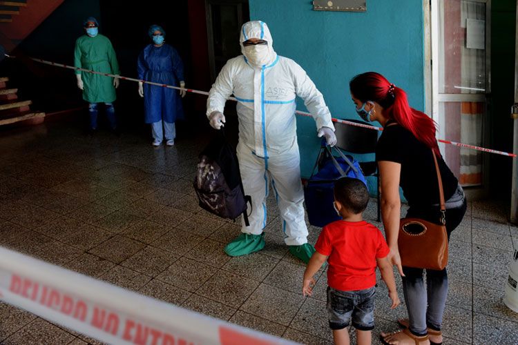 En Moa funciona un centro para pacientes sospechosos de bajo riesgo con 40 camas. moa covid 1