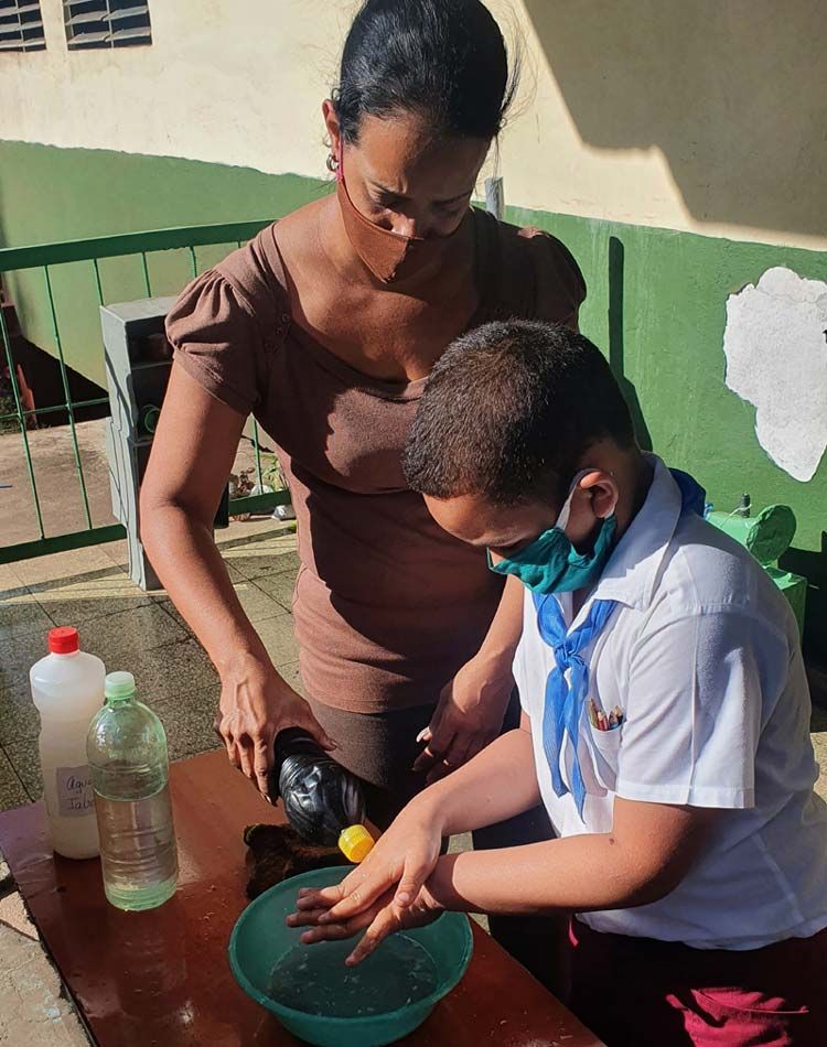 El estricto cumplimiento de las medidas de higiene es clave para evitar el contagio del virus. Fotos: Carlos Rafael moa covid 4