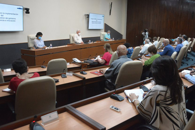 mes ciencia gobierno