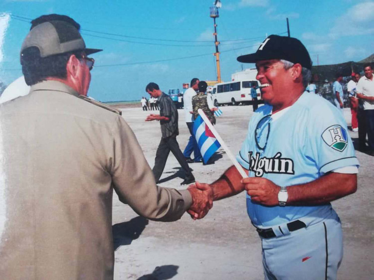 Raúl saluda a Tico