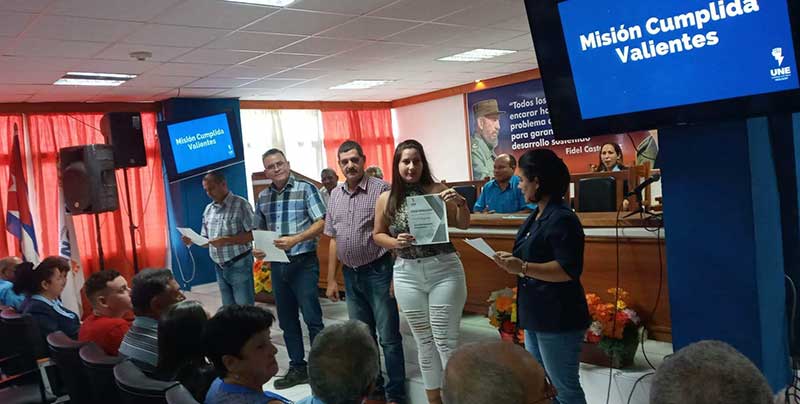 trabajadores eléctricos revolución 3