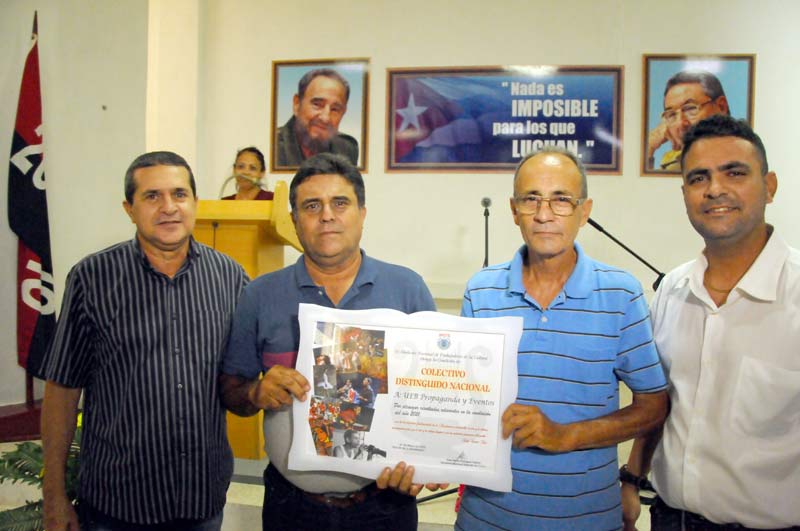 Propaganda Colectivo diistinguido ELA 10