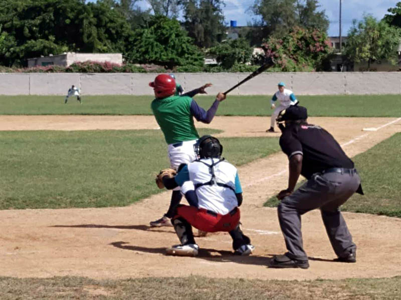 Báguanos béisbol Serie Provincial 06