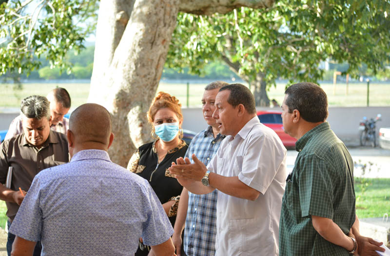 Principales autoridades del Partido y Gobierno en la provincia de Holguín chequearon plan de inversiones de Salud Pública. Obras Salud 01