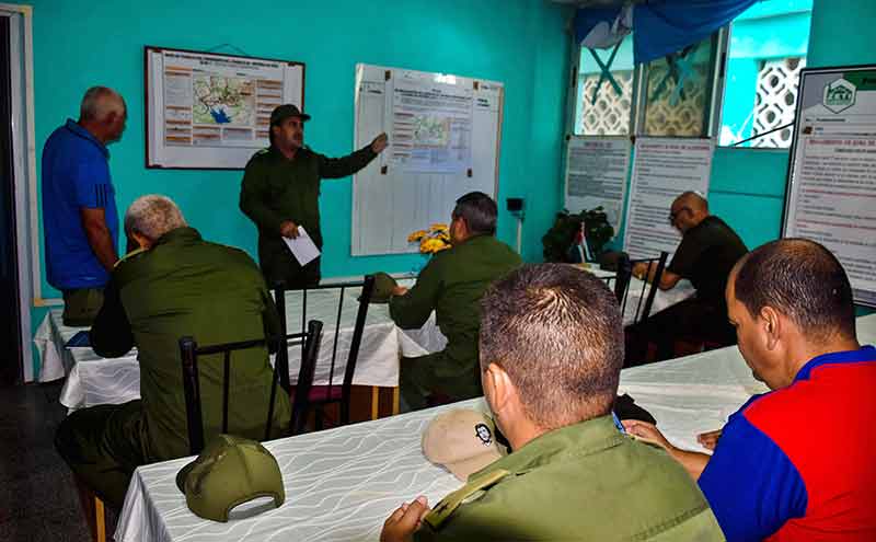 Fotos de la autora HCS defensa Holguin 02