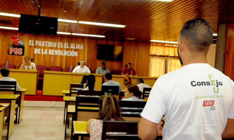 Secretario dirigentes estudiantiles 5