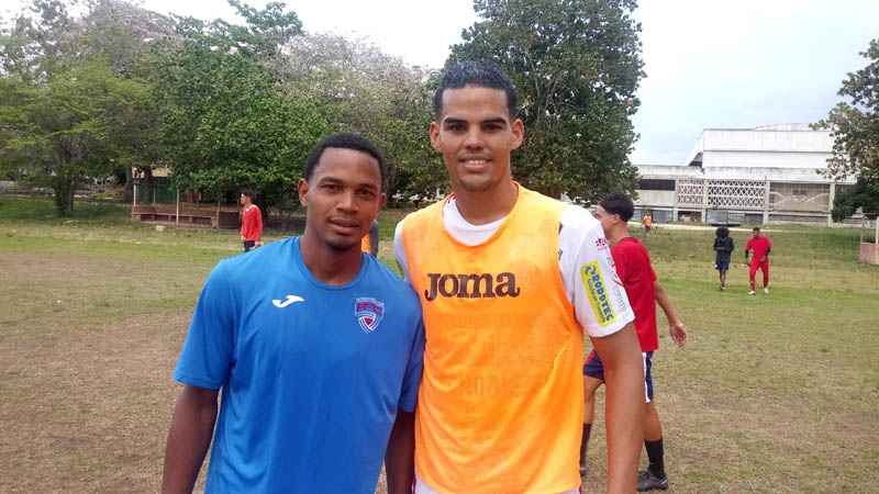 Leandro Pérez y Sandro Cutiño. Torneo Fútbol Panteras 02