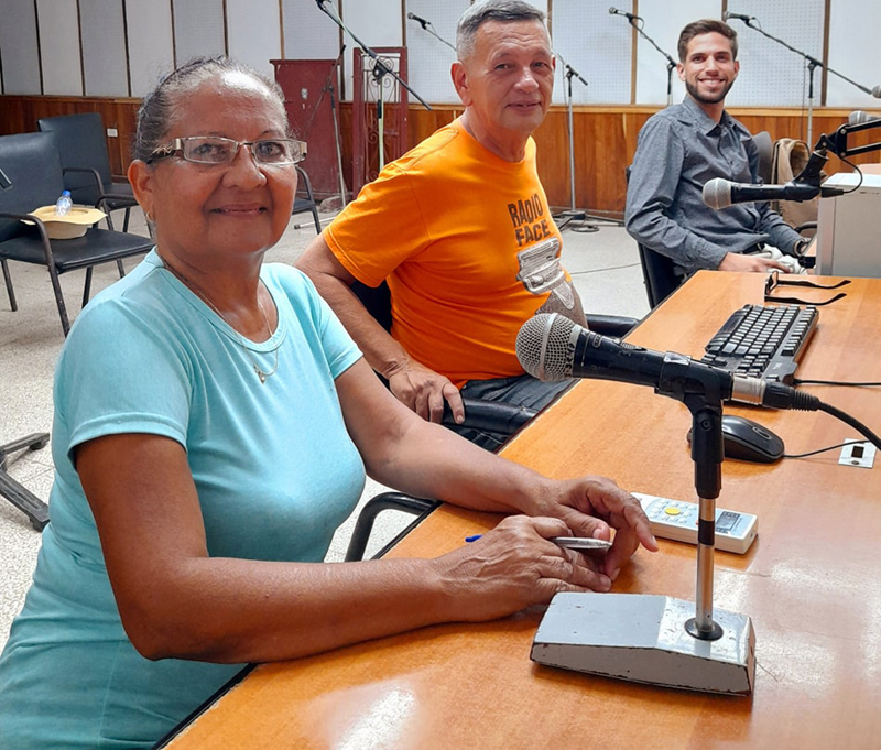 Fotos: Perfil de Facebook del programa Huellas de la CMKO Radio Angulo Cesar Huellas 1