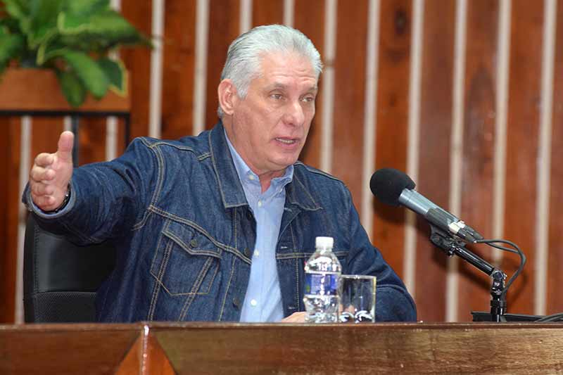 Fotos: Heidi Calderón díaz canel reunión HCS 2